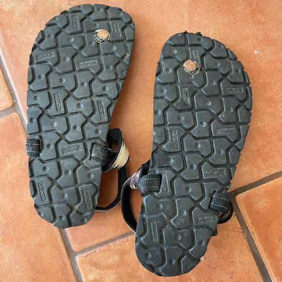 Earthrunners children’s size K12 - Picture 2 of 2